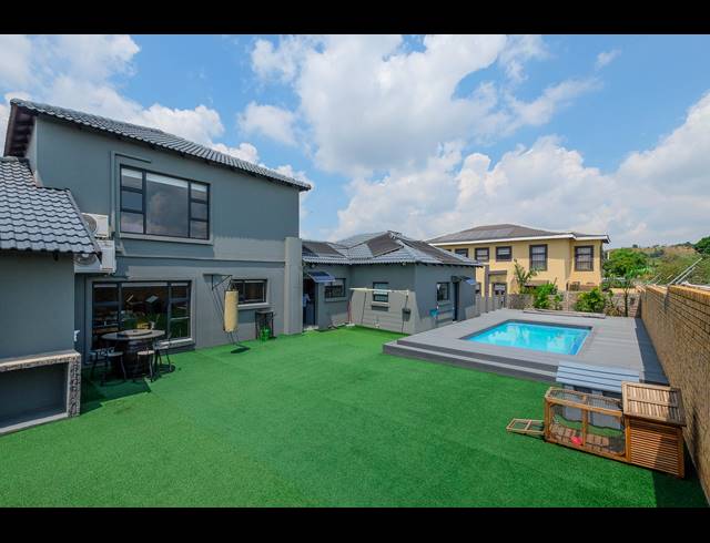 3 BEDROOM FREEHOLD FOR SALE IN CHANCLIFF RIDGE